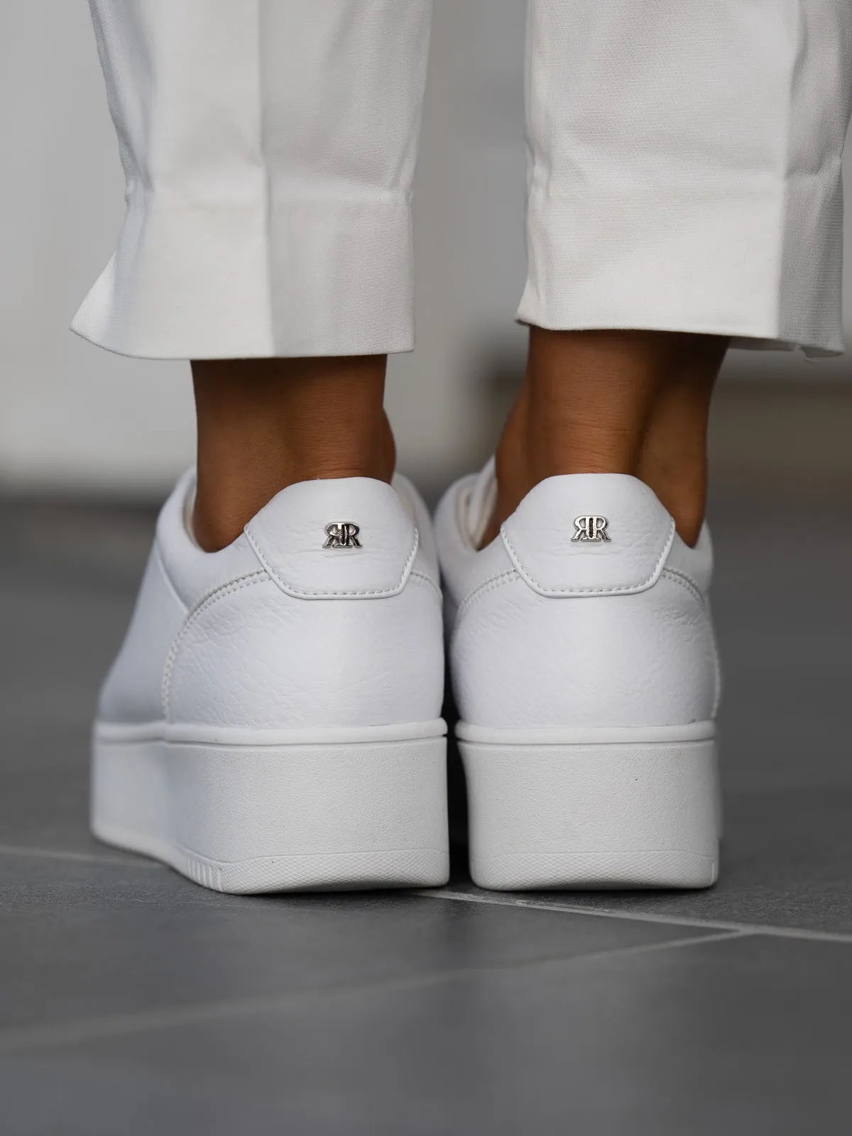 Gorbio - White