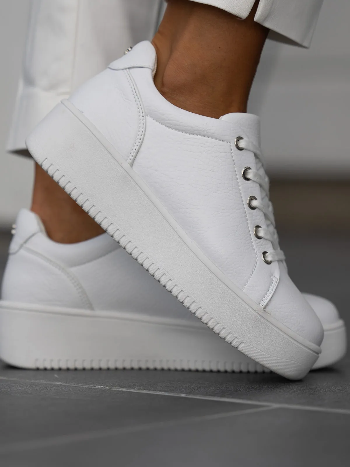 Gorbio - White