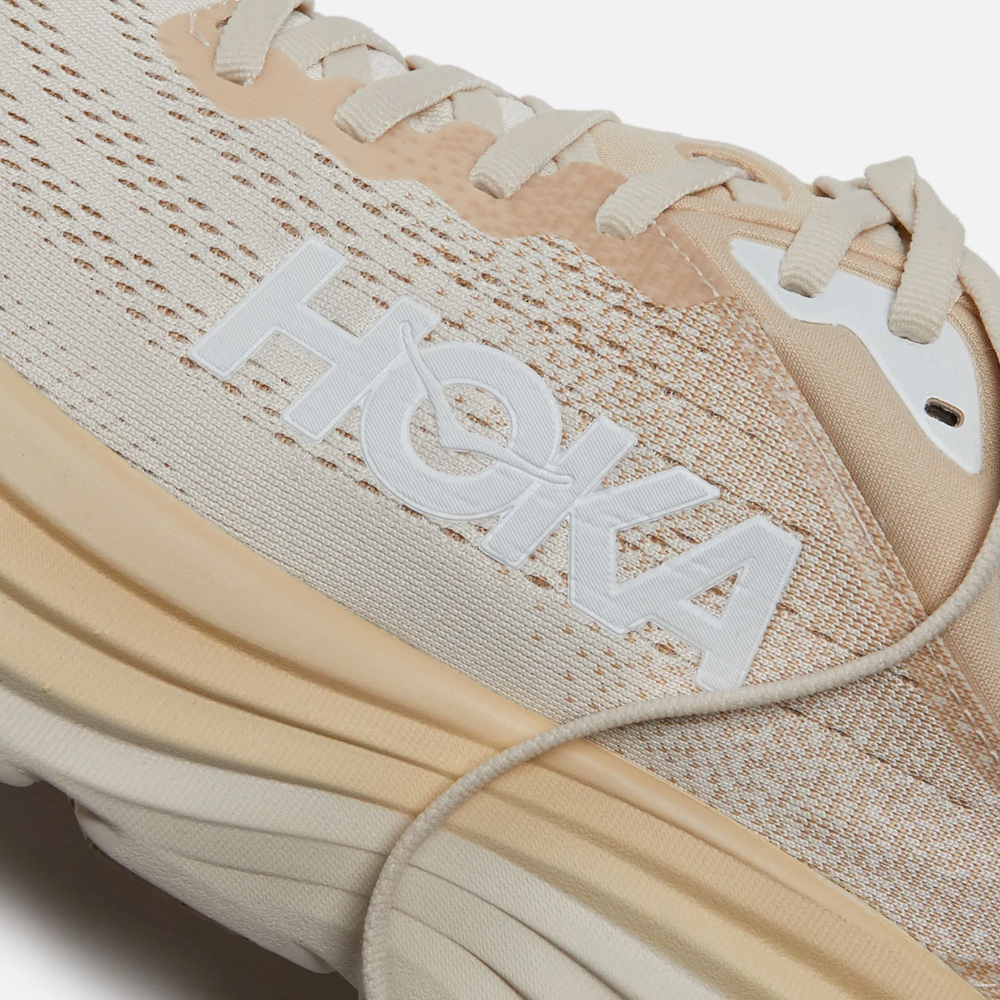 HOKA RA#RAHU-60935 (122223 YS) HOKA WMNS Bondi 8 - Shifting Sand / Eggnog